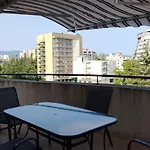 Avalon-high View Апартамент *
